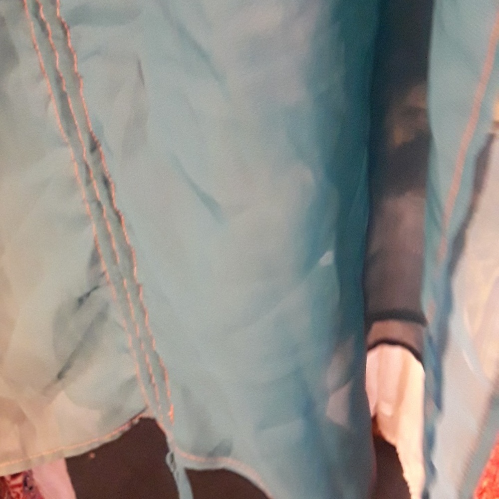 Pretty Studio Y Top - Picture 12 of 15